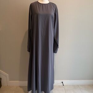 Everyday closed abaya in a soft charcoal grey with a RIP ON LEFT SIDE